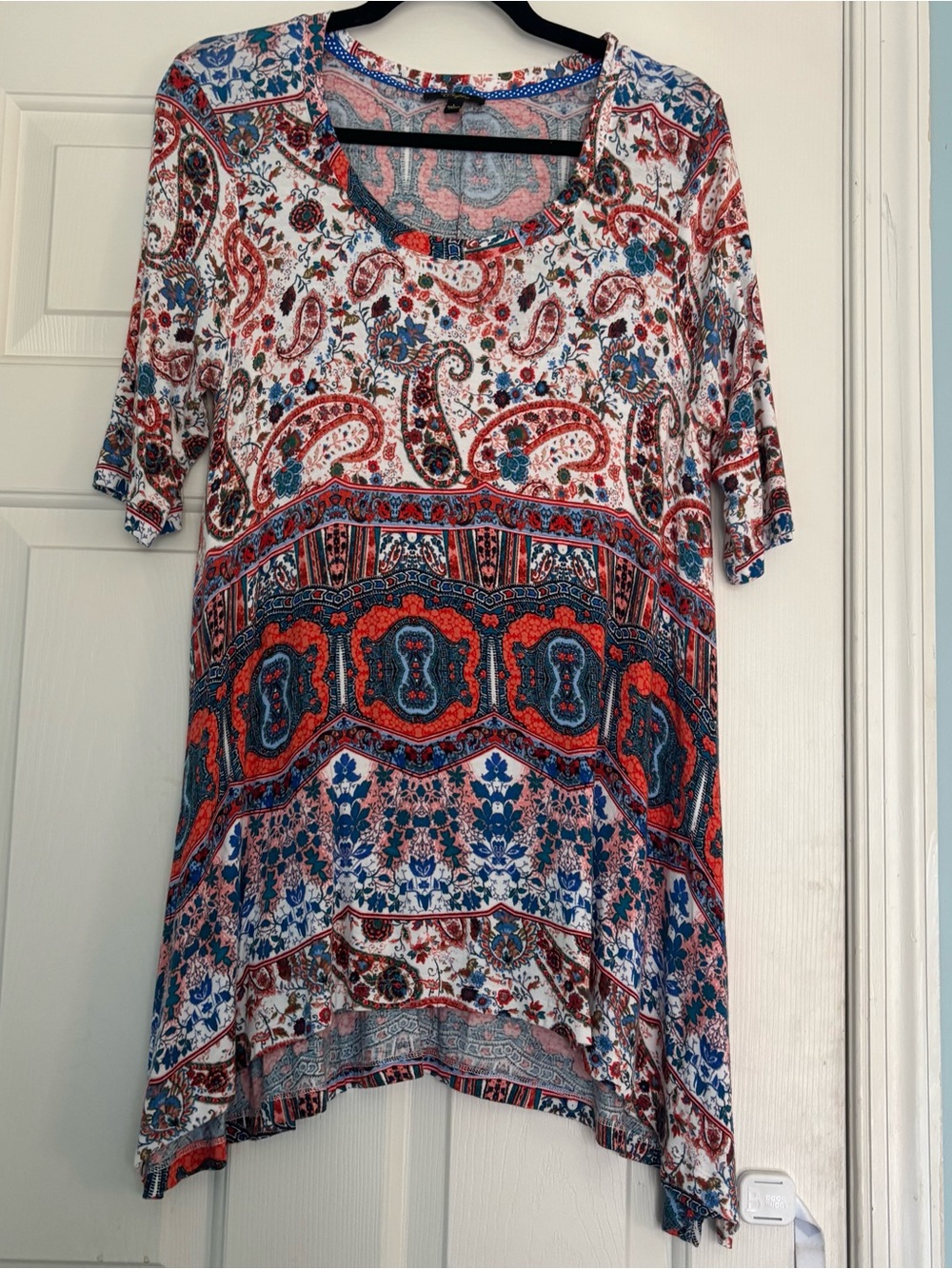 Cupio Women’s Tunic Length Red Blue Paisley Blouse Size Large